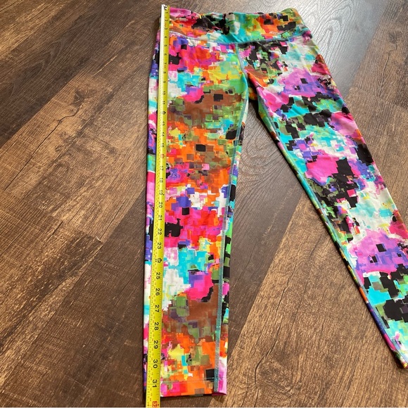 2🌎’s/$66~Saucony “The Scoot” Crop Athletic Running Yoga Leggings~Size M - Picture 13 of 16